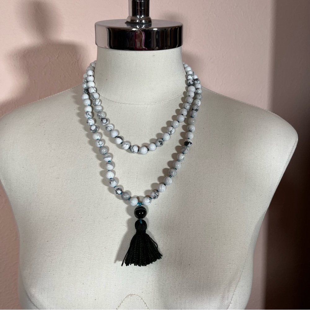 Vintage Y2K Boho Southwestern white howlite banded agate Long Mala Bead Necklace - Picture 10 of 16